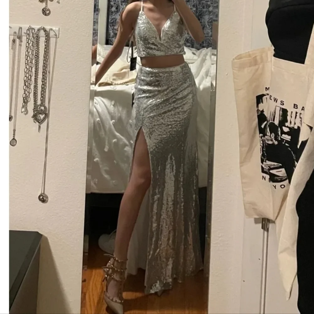 Nwt Lulu's Spotlights Shining Silver Sequin Two-Piece Maxi Dress - Picture 13 of 14